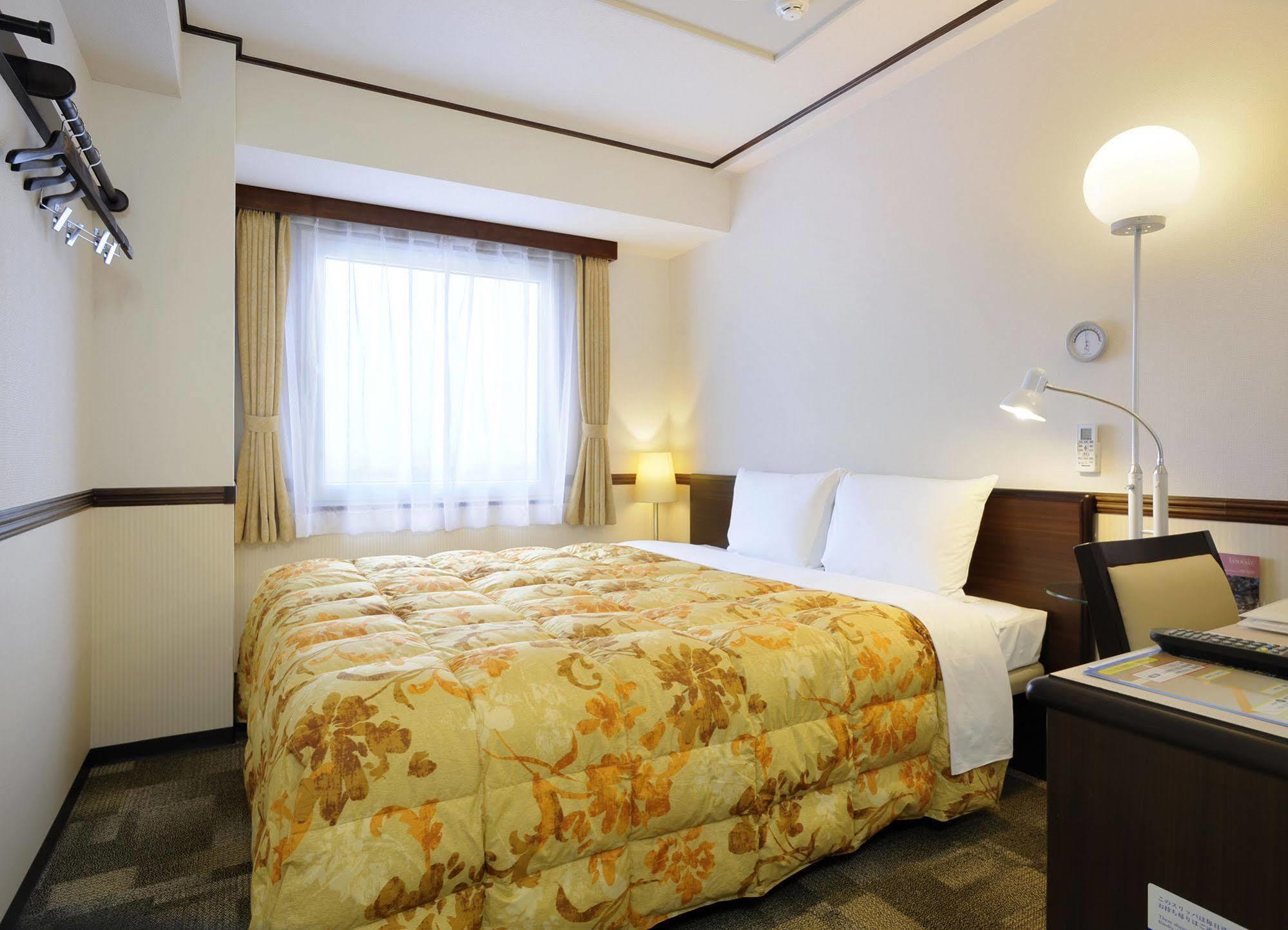 Toyoko Inn Osaka Jr Noda Ekimae Exteriör bild